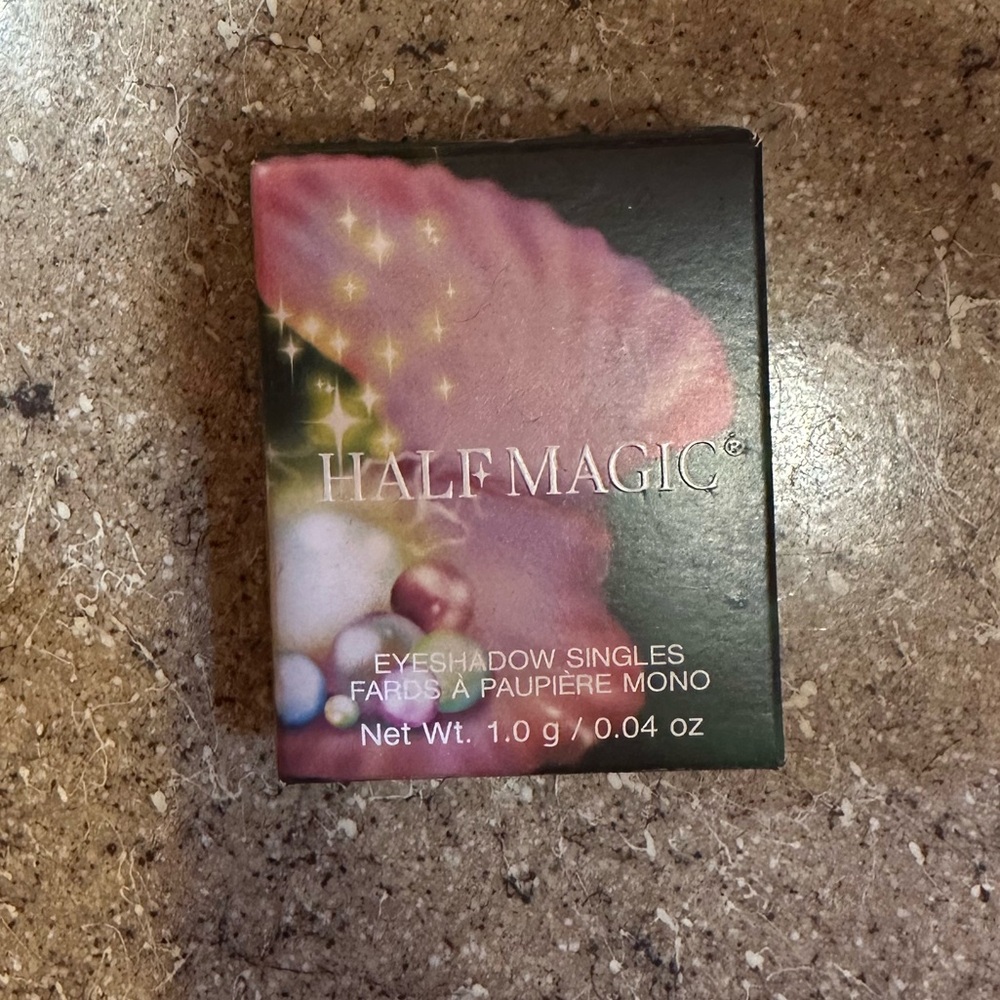 Half Magic Blushing Lizard eyeshadow